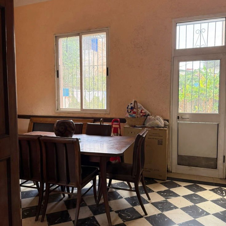 Colonial with 5 bedrooms for sale in Marianao, La Habana