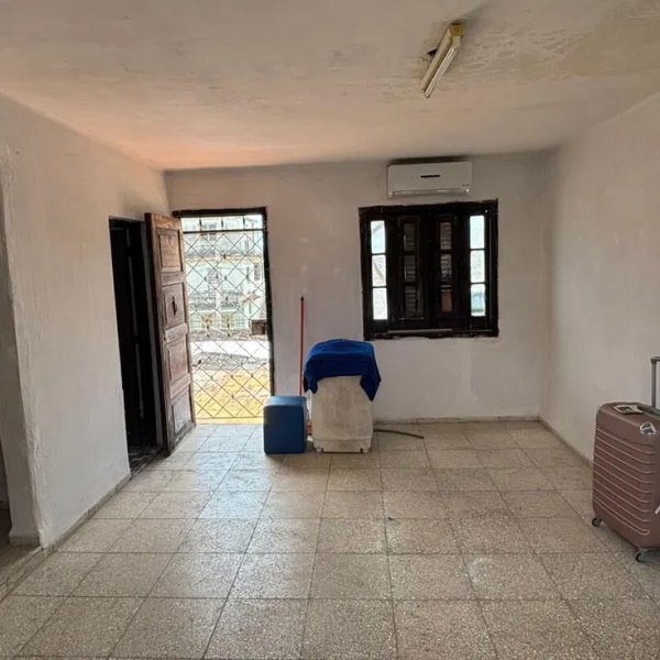 Casa de 8 habitaciones en venta en Diez de Octubre, La Habana - 5