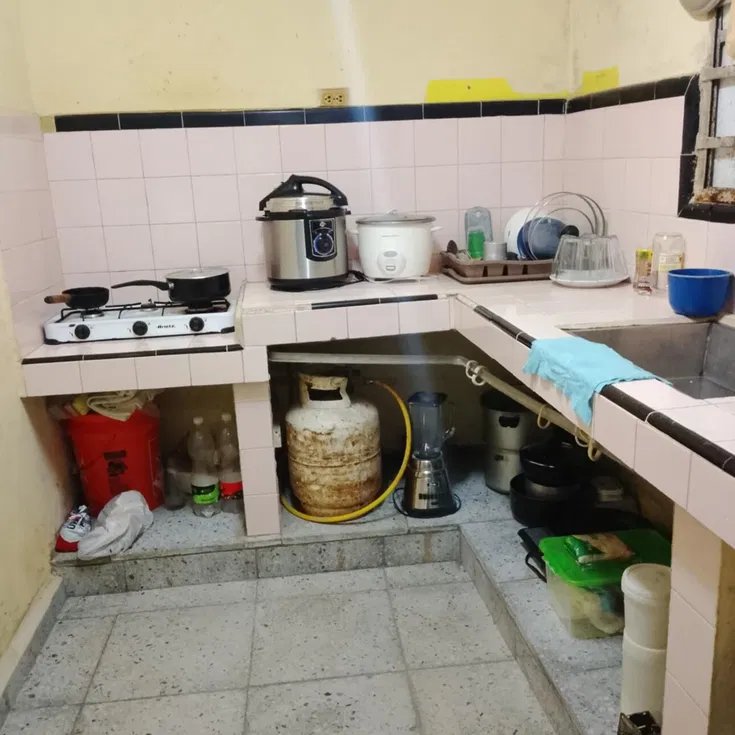Casa de 2 habitaciones en venta en Las Cañas, Boyeros, La Habana