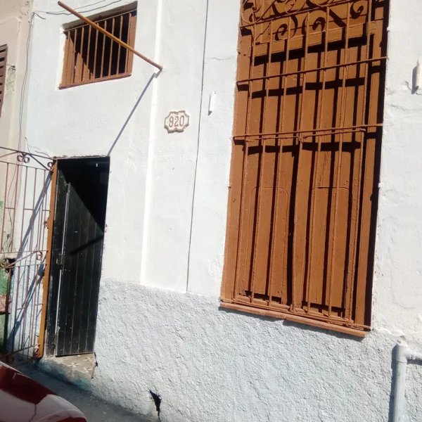 Casa de 1 habitación en venta en Centro Habana, La Habana
