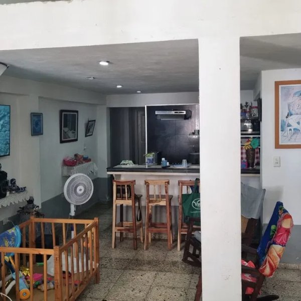 Apartment with 4 bedrooms for sale in Centro Habana, La Habana - 2