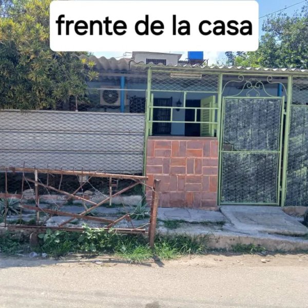 Casa de 5 habitaciones en venta en Los Pocitos, Marianao, La Habana