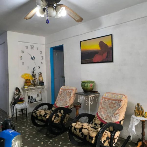 Biplanta de 3 habitaciones en venta en Diez de Octubre, La Habana - 2