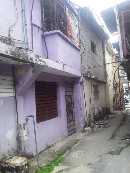 Casa de 2 habitaciones en venta en Centro Habana, La Habana
