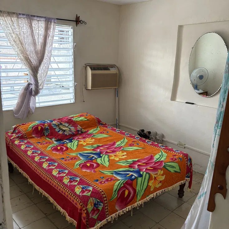 Duplex with 2 bedrooms for sale in Guanabacoa, La Habana