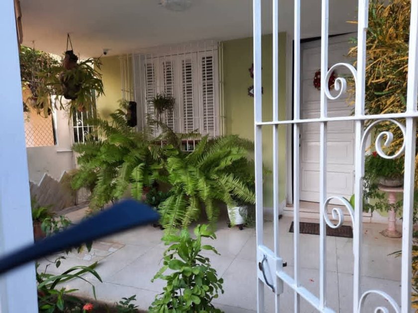 Casa Independiente de 4 habitaciones en venta en Playa, La Habana
