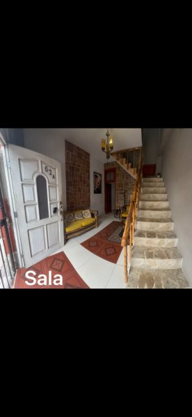 Duplex with 5 bedrooms for sale in Holguín
