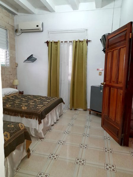Colonial with 4 bedrooms for sale in Cienfuegos - 2
