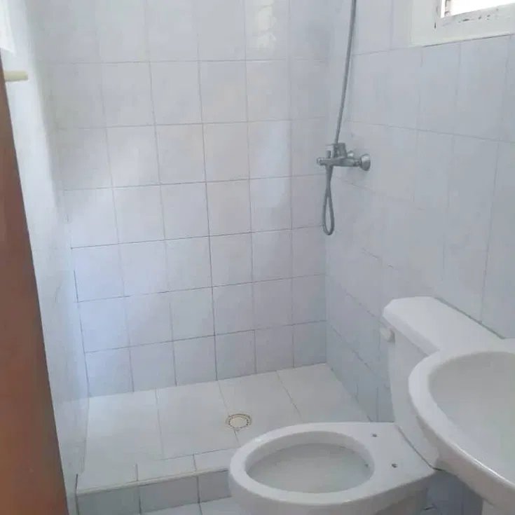 Biplanta de 4 habitaciones en venta en Marianao, La Habana