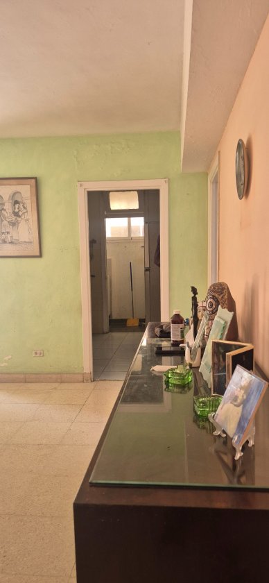 Casa Independiente de 2 habitaciones en permuta en Rampa, Plaza de la Revolución, La Habana