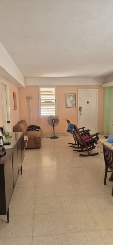 Casa Independiente de 2 habitaciones en permuta en Rampa, Plaza de la Revolución, La Habana