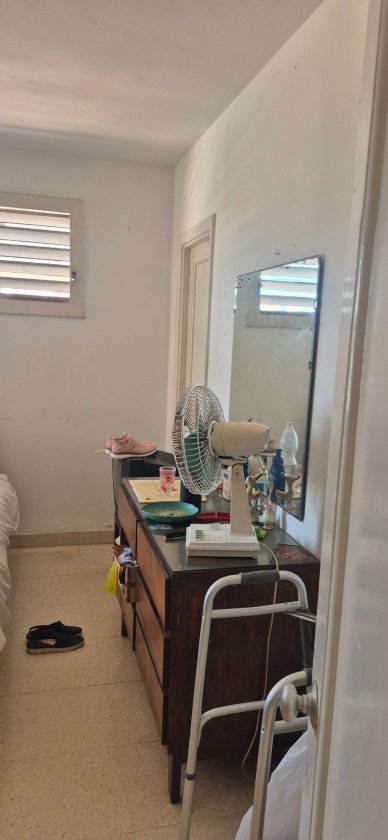 Casa Independiente de 2 habitaciones en permuta en Rampa, Plaza de la Revolución, La Habana
