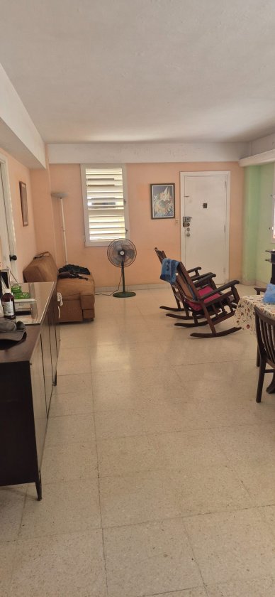 Casa Independiente de 2 habitaciones en permuta en Rampa, Plaza de la Revolución, La Habana