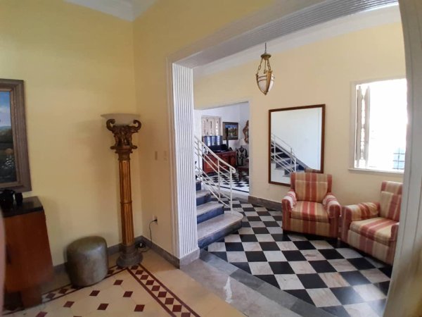 Casa Independiente de 5 habitaciones en venta en Playa, La Habana - 8
