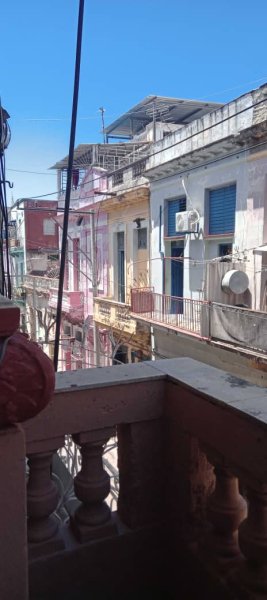Casa Independiente de 4 habitaciones en venta en Los Sitios, Centro Habana, La Habana