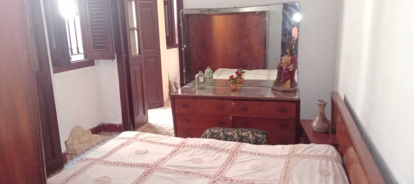 Casa Independiente de 4 habitaciones en venta en Los Sitios, Centro Habana, La Habana