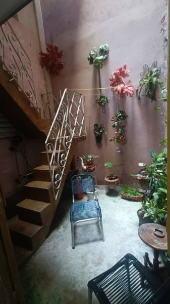 Biplanta de 3 habitaciones en venta en Cayo Hueso, Centro Habana, La Habana - 2