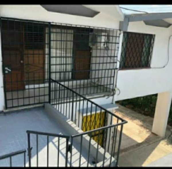 Casa Independiente de 4 habitaciones en venta en Casino Deportivo, Cerro, La Habana - 19