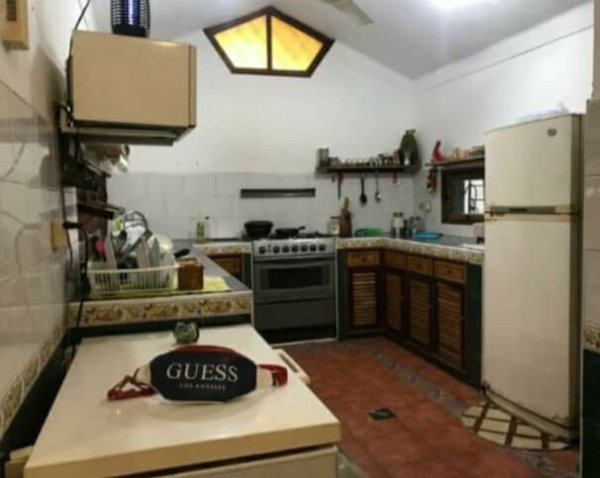 Casa Independiente de 4 habitaciones en venta en Casino Deportivo, Cerro, La Habana - 4