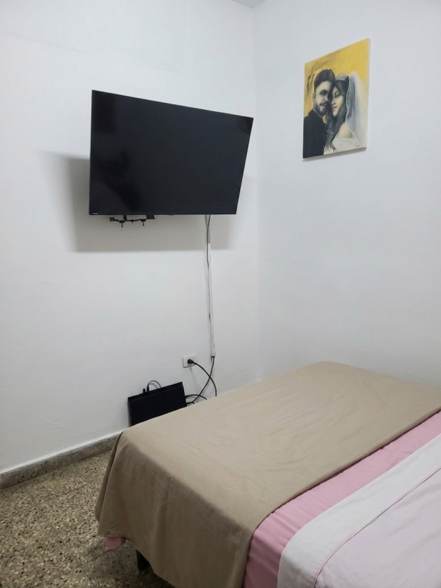 Casa de 2 habitaciones en venta en Ayestarán, Cerro, La Habana