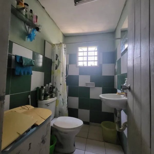 Casa de 3 habitaciones en venta en San Miguel del Padrón, La Habana - 4