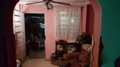 Duplex with 3 bedrooms for sale in Los Quemados, Marianao, La Habana