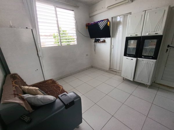 Casa de 3 habitaciones en venta en El Canal, Cerro, La Habana - 2