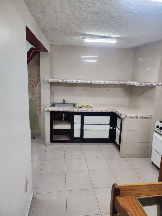 Apartamento de 2 habitaciones en venta en Los Sitios, Centro Habana, La Habana