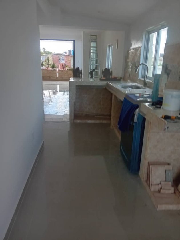 Casa Independiente de 4 habitaciones en venta en Cojímar, Habana del Este, La Habana