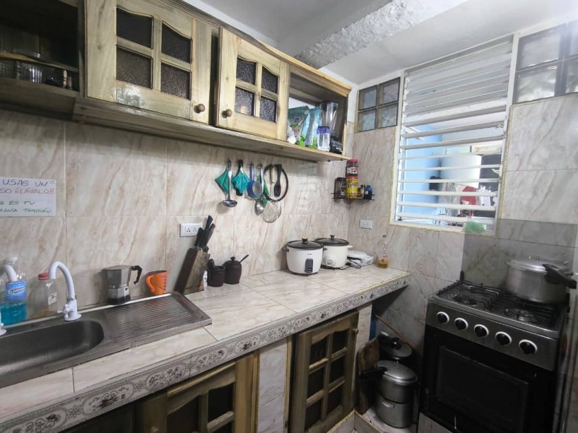 Apartment with 3 bedrooms for sale in Camilo Cienfuegos, Habana del Este, La Habana