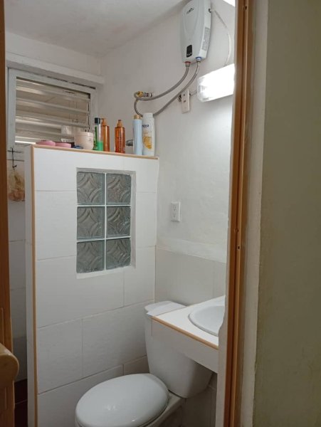 Apartment with 2 bedrooms for sale in Camilo Cienfuegos, Habana del Este, La Habana - 6