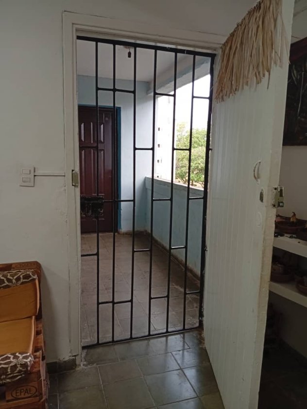 Apartamento de 2 habitaciones en venta en Camilo Cienfuegos, Habana del Este, La Habana