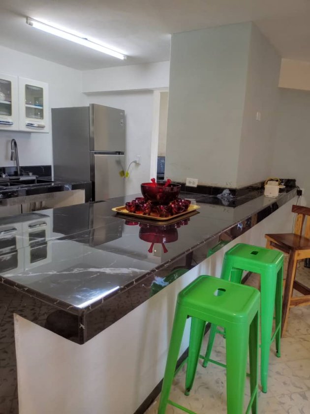 Apartment with 3 bedrooms for sale in Camilo Cienfuegos, Habana del Este, La Habana