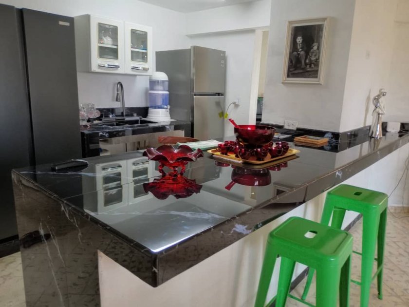 Apartment with 3 bedrooms for sale in Camilo Cienfuegos, Habana del Este, La Habana