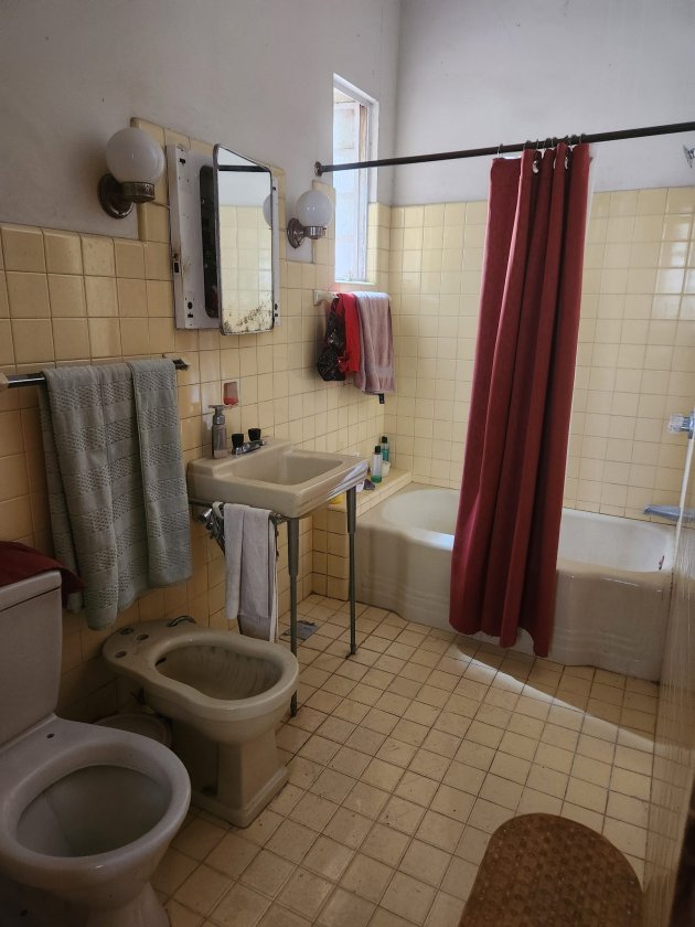 Apartment with 2 bedrooms for exchange in Jesús María, Habana Vieja, La Habana