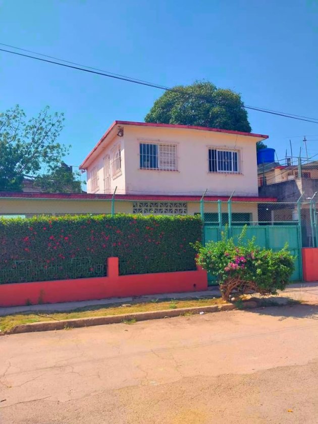 Detached House with 4 bedrooms for sale in Versalles - Coronela, La Lisa, La Habana
