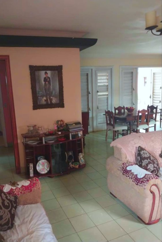 Detached House with 4 bedrooms for sale in Versalles - Coronela, La Lisa, La Habana