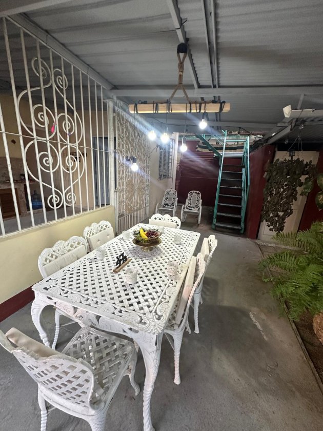 Casa Independiente de 4 habitaciones en venta en Sevillano, Diez de Octubre, La Habana