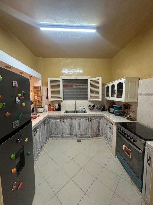 Casa Independiente de 4 habitaciones en venta en Sevillano, Diez de Octubre, La Habana