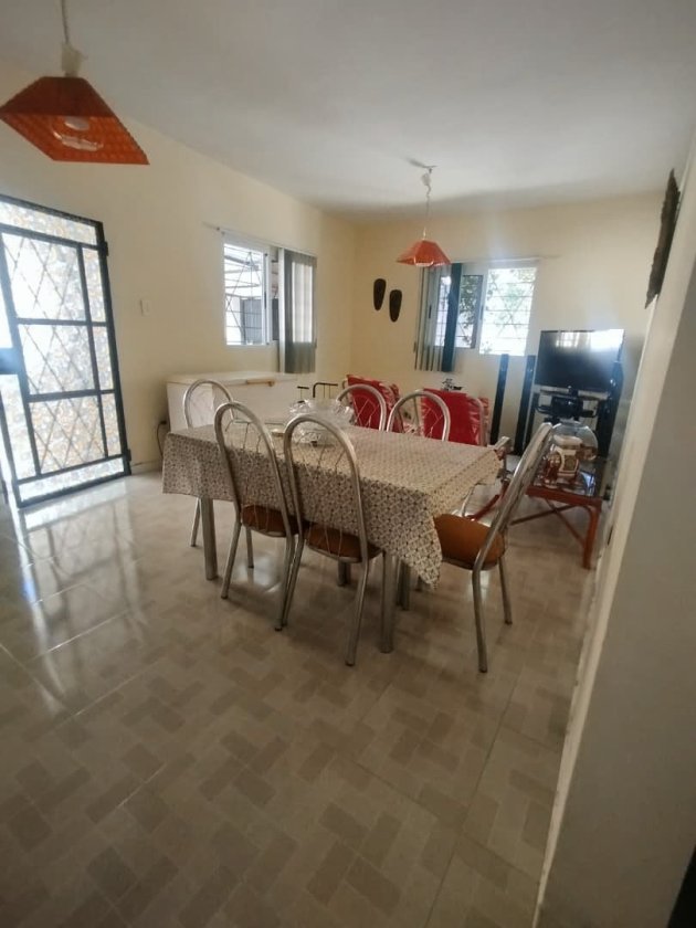 Casa Independiente de 4 habitaciones en venta en DBeche, Guanabacoa, La Habana