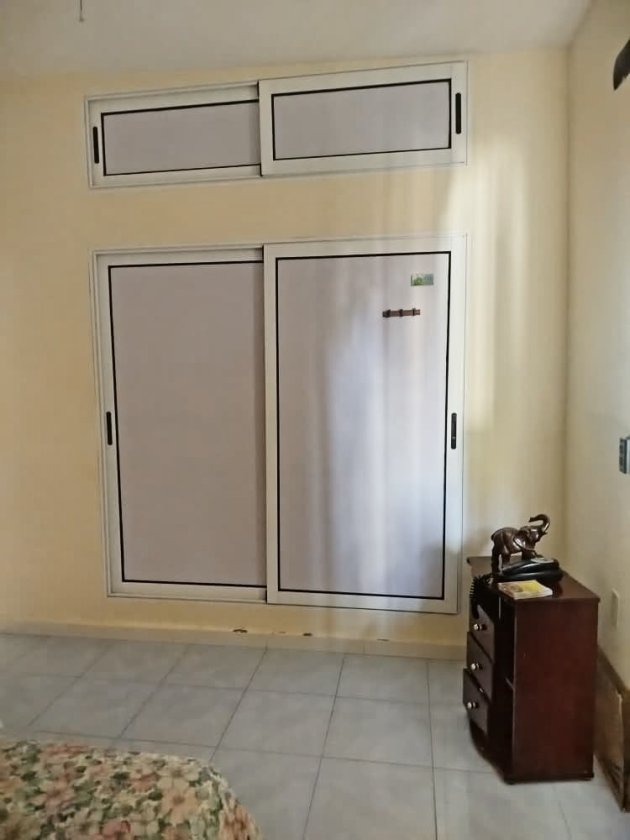 Casa Independiente de 4 habitaciones en venta en DBeche, Guanabacoa, La Habana
