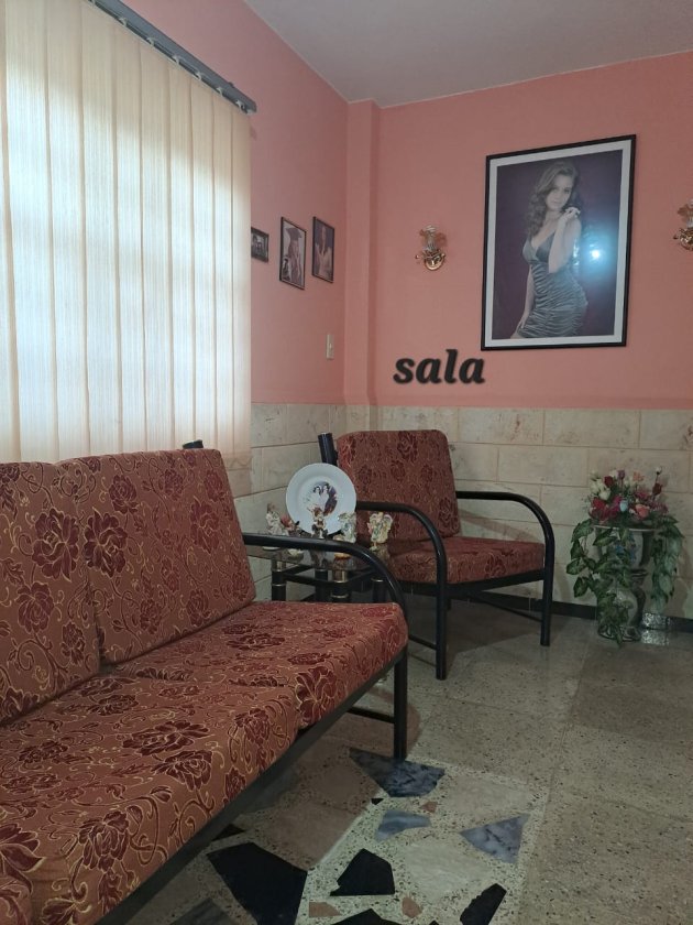 Casa Independiente de 4 habitaciones en venta en Zamora, Marianao, La Habana
