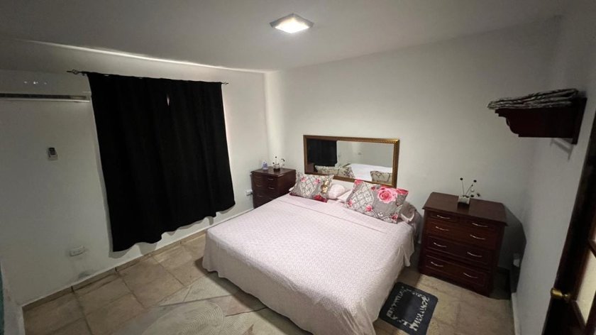 Casa Independiente de 6 habitaciones en venta en Reparto Bahía, Habana del Este, La Habana
