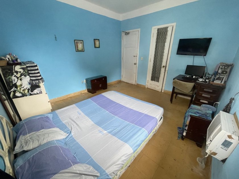 Apartment with 4 bedrooms for sale in Vedado, Plaza de la Revolución, La Habana