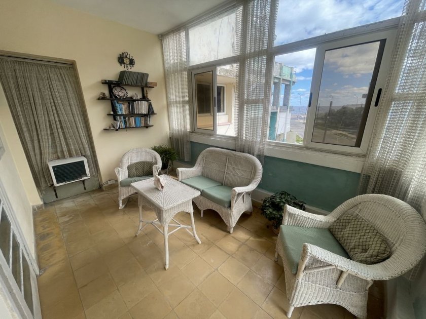 Apartment with 4 bedrooms for sale in Vedado, Plaza de la Revolución, La Habana