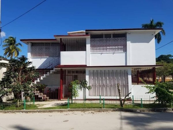 Duplex with 6 bedrooms for sale in Elena, La Lisa, La Habana