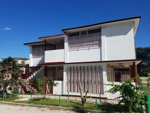 Duplex with 6 bedrooms for sale in Elena, La Lisa, La Habana - 3