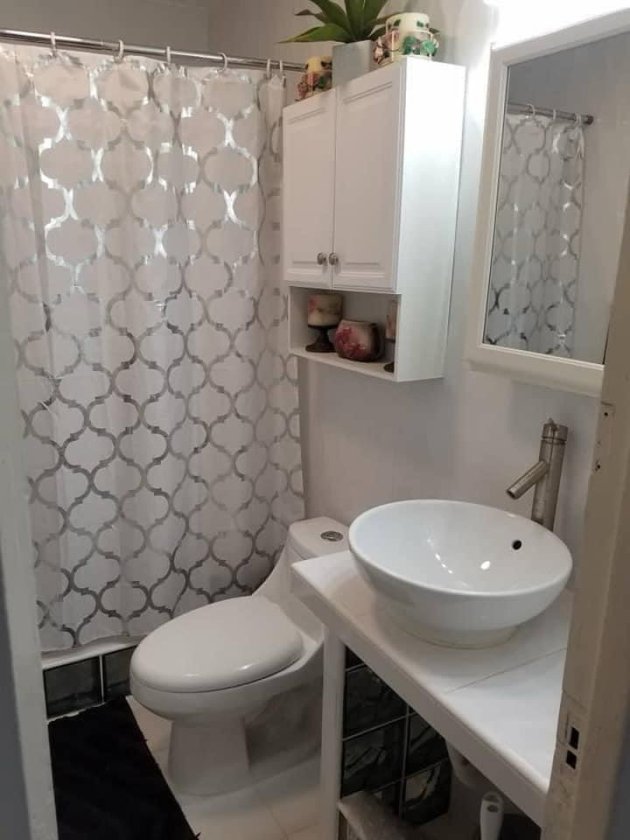 Biplanta de 6 habitaciones en venta en Elena, La Lisa, La Habana