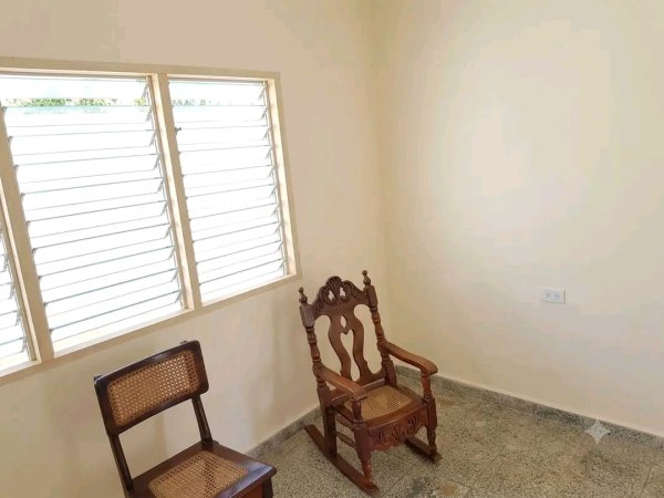 Duplex with 5 bedrooms for sale in Holguín - 10
