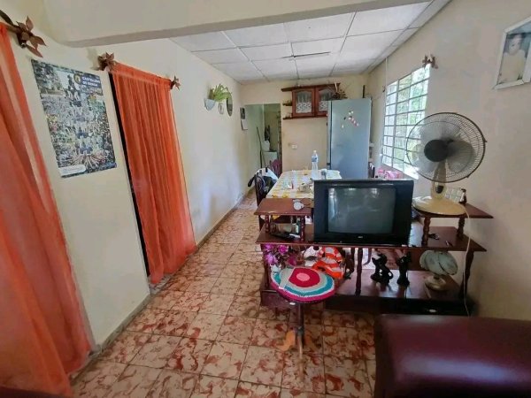Chalet with 2 bedrooms for sale in Holguín - 9